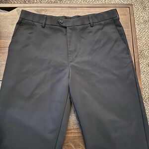 IZOD Men’s black pants. Size 36x32